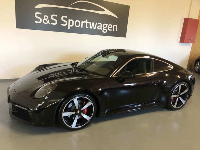 Porsche 992 Carrera 4S