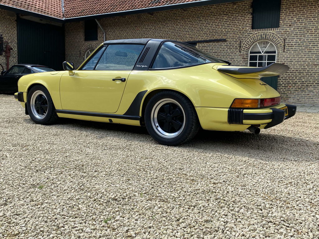 Porsche 911 Carrera 3.2