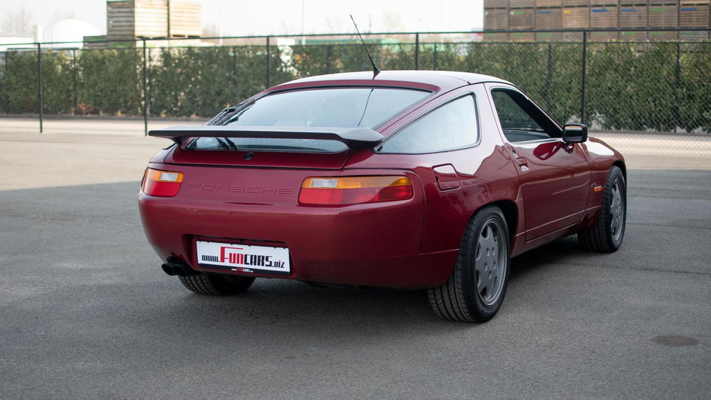 Porsche 928 GT