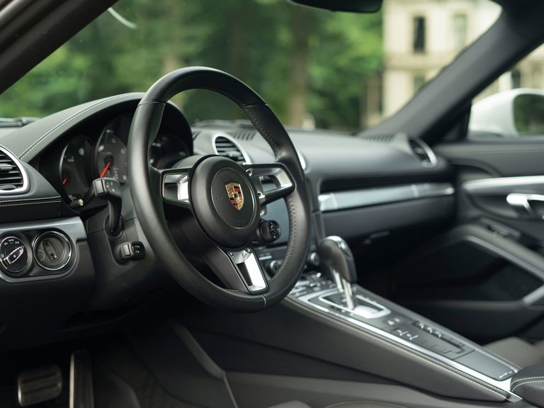 Porsche 718 Cayman S