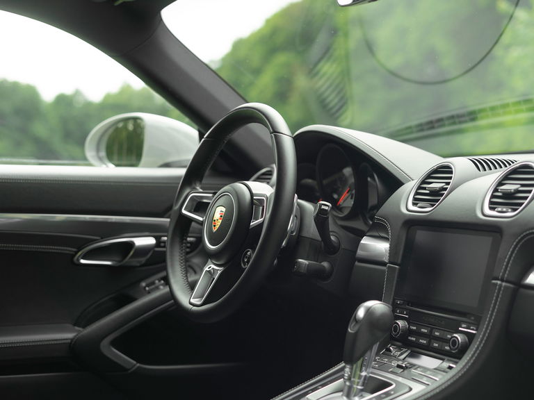 Porsche 718 Cayman S