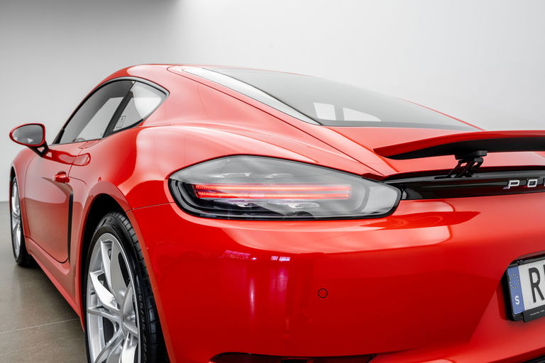 Porsche 718 Cayman