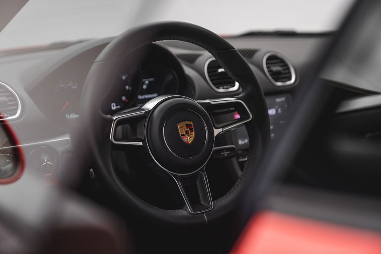 Porsche 718 Cayman