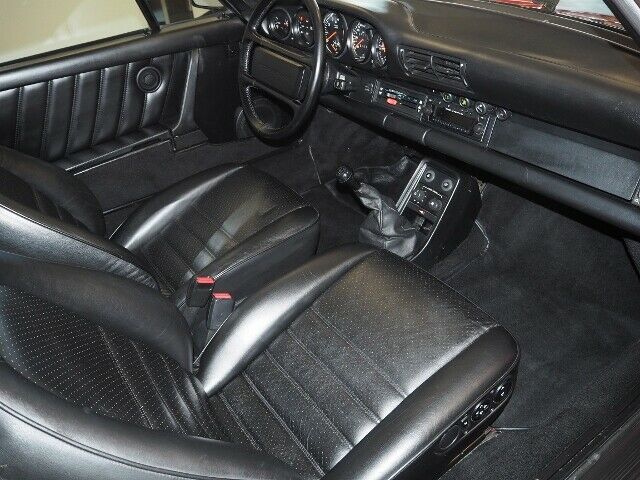 Porsche 911 Turbo 3.3