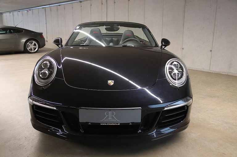 Porsche 991 Carrera 4 GTS