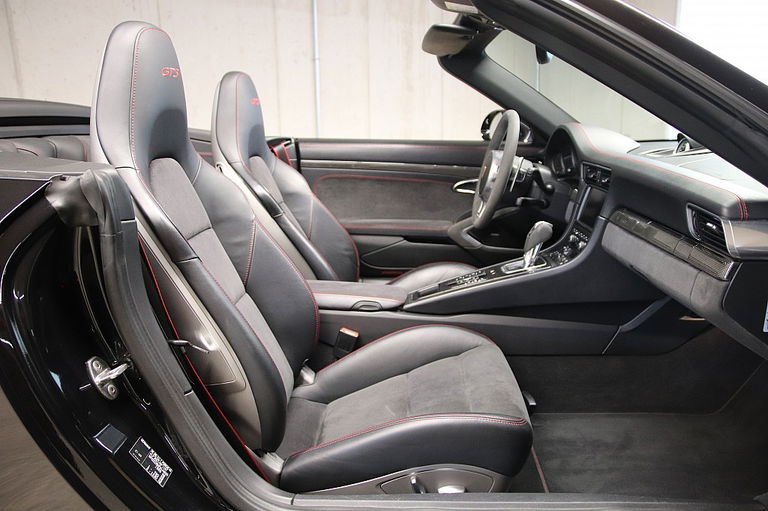 Porsche 991 Carrera 4 GTS