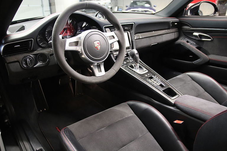 Porsche 991 Carrera 4 GTS
