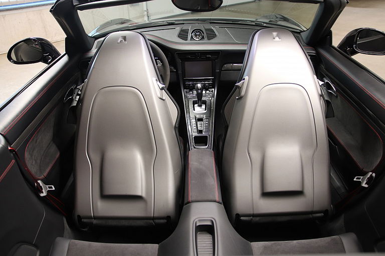 Porsche 991 Carrera 4 GTS