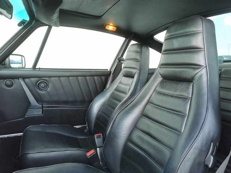 Porsche 911 Carrera 3.2 (US)