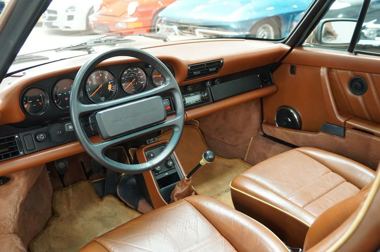 Porsche 911 Carrera 3.2 (US)