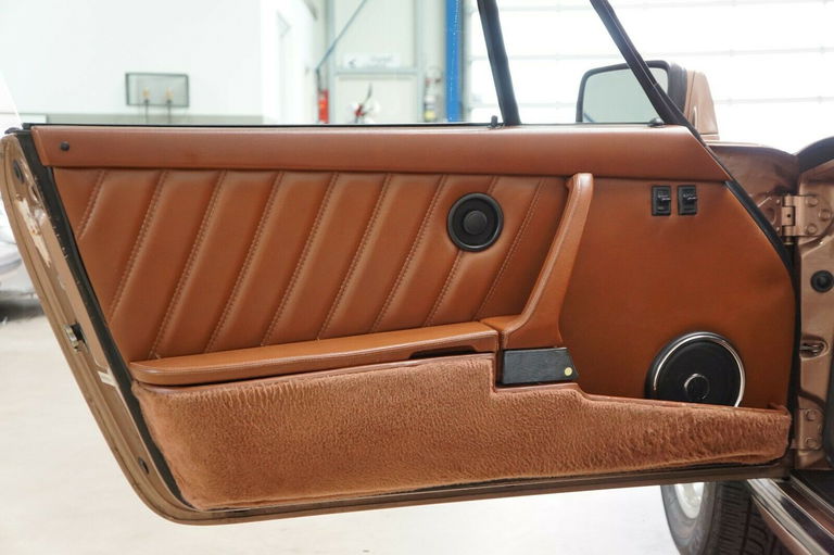 Porsche 911 Carrera 3.2 (US)