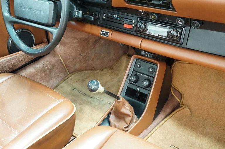 Porsche 911 Carrera 3.2 (US)