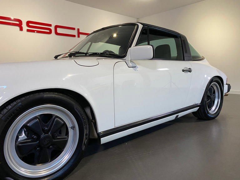 Porsche 911 Carrera 3.2 (US)
