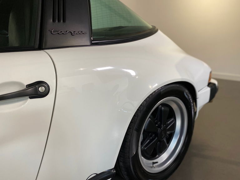 Porsche 911 Carrera 3.2 (US)