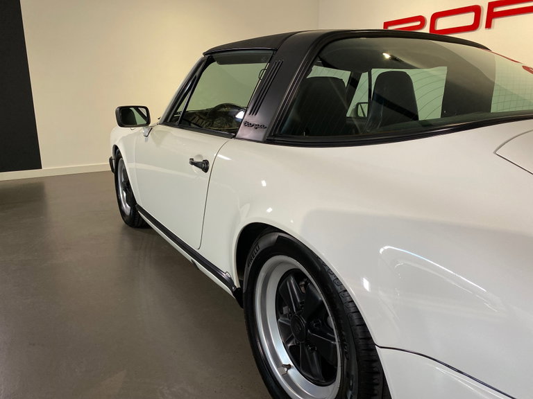 Porsche 911 Carrera 3.2 (US)