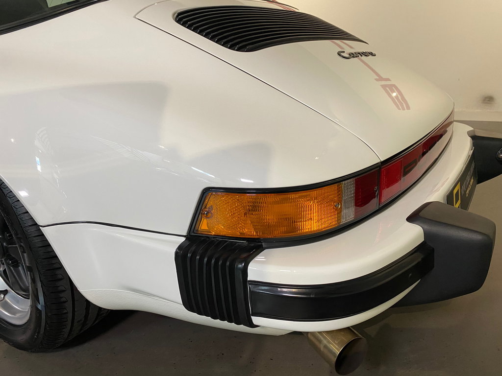 Porsche 911 Carrera 3.2 (US)