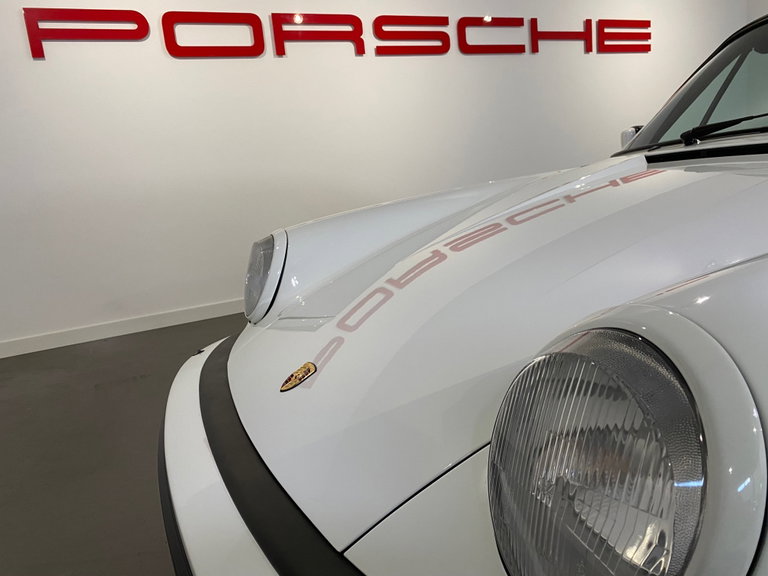 Porsche 911 Carrera 3.2 (US)