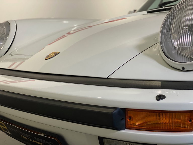 Porsche 911 Carrera 3.2 (US)