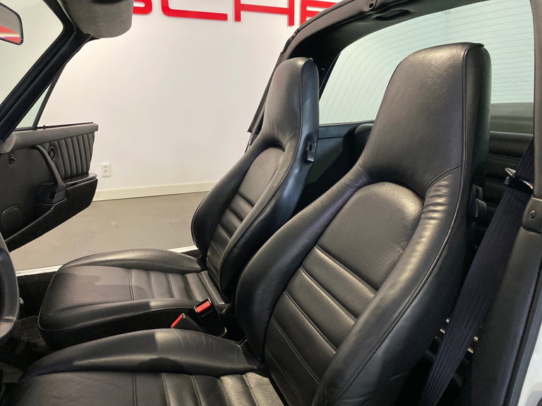 Porsche 911 Carrera 3.2 (US)
