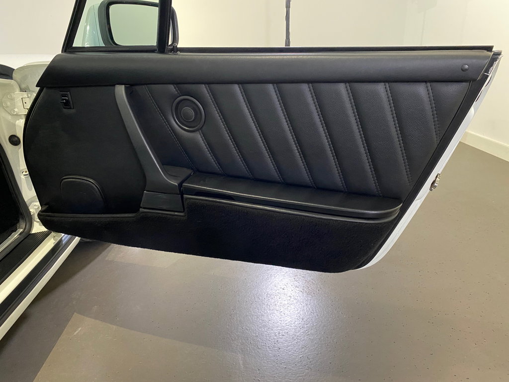 Porsche 911 Carrera 3.2 (US)