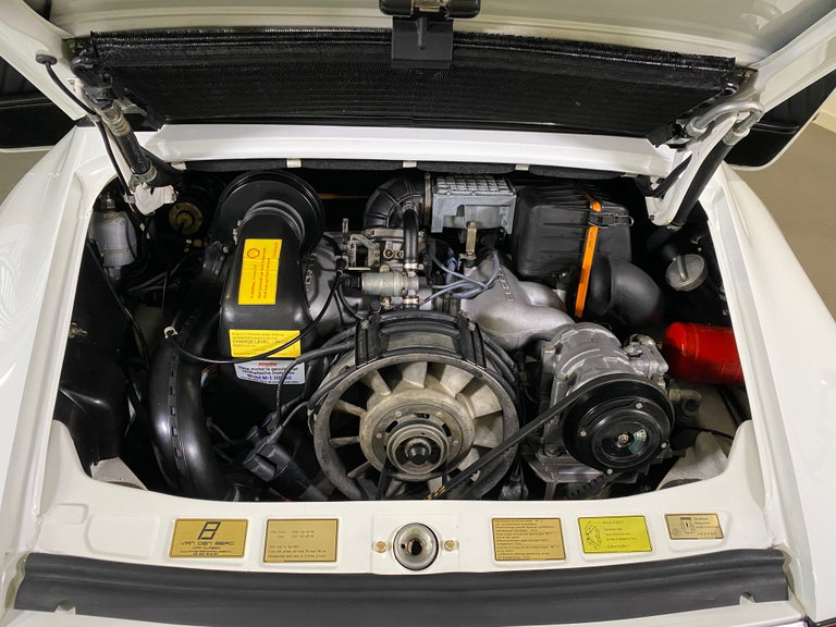 Porsche 911 Carrera 3.2 (US)