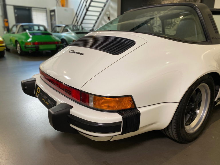 Porsche 911 Carrera 3.2 (US)