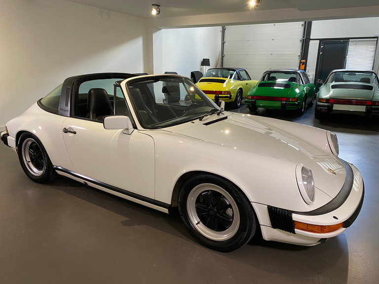 Porsche 911 Carrera 3.2 (US)