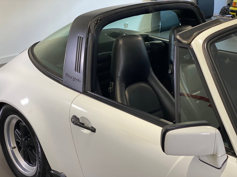Porsche 911 Carrera 3.2 (US)