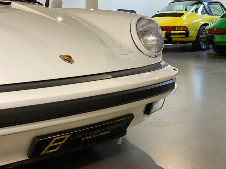 Porsche 911 Carrera 3.2 (US)