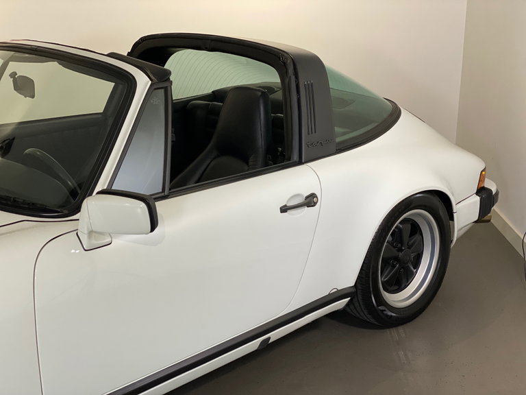 Porsche 911 Carrera 3.2 (US)