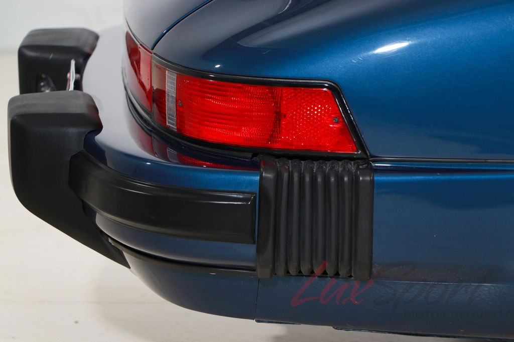 Porsche 911 Carrera 3.2 (US)