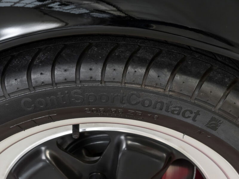 Porsche 911 Carrera 3.2 Speedster