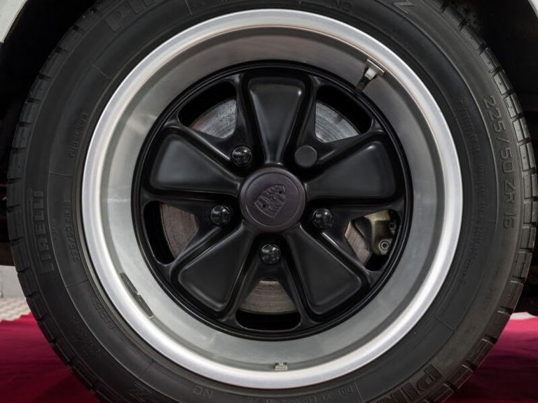 Porsche 911 Carrera 3.2 Speedster