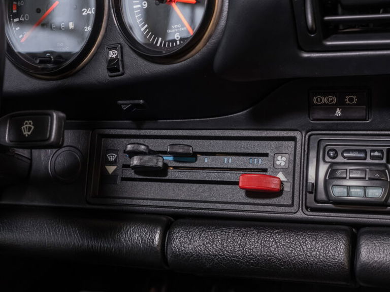 Porsche 911 Carrera 3.2 Speedster