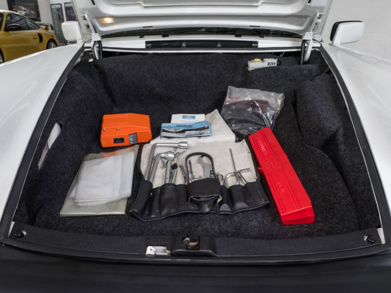 Porsche 911 Carrera 3.2 Speedster