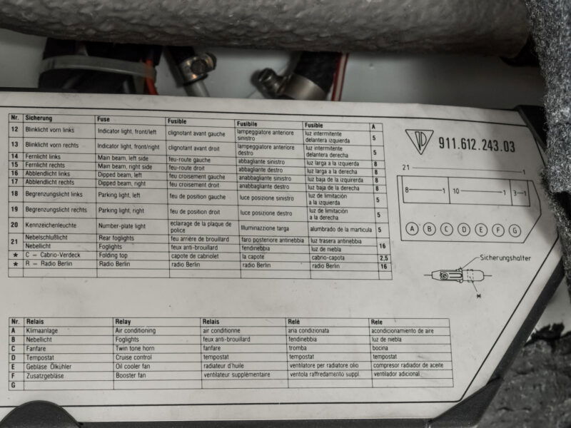 Porsche 911 Carrera 3.2 Speedster