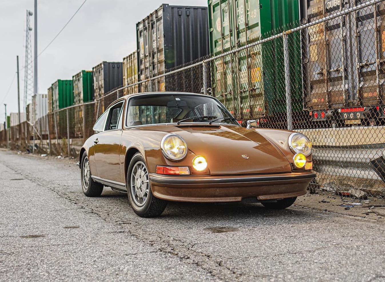 porsche tobacco brown Porsche 911 T (US) 1973 - elferspot.com