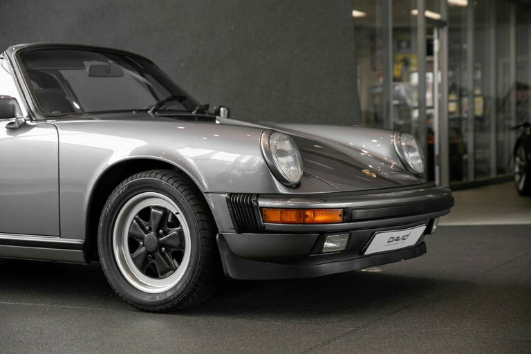Porsche 911 Carrera 3.2 (KAT)