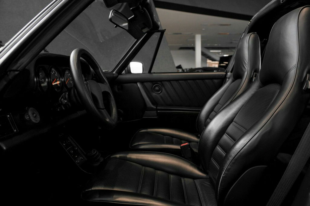 Porsche 911 Carrera 3.2 (KAT)