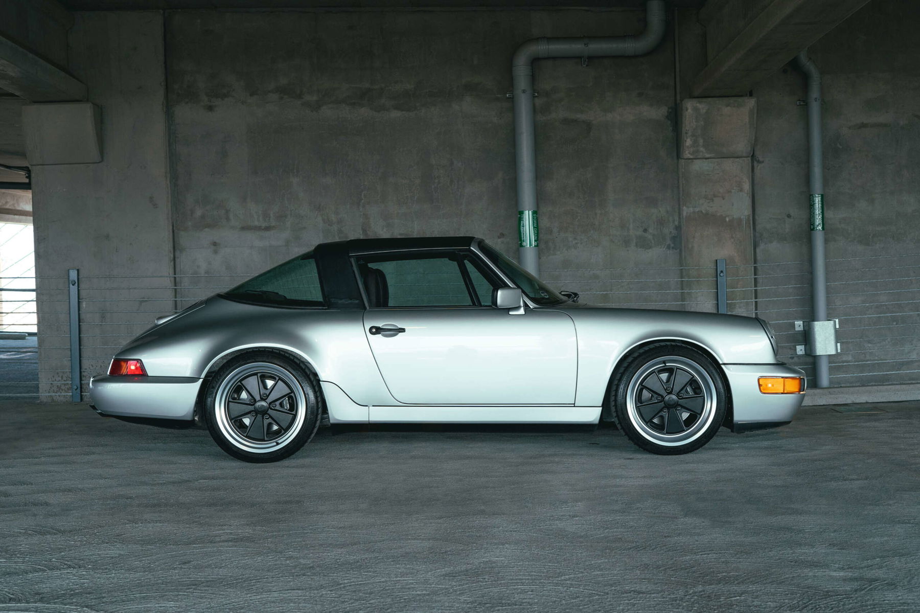 Porsche 964 Carrera 4 1990 - elferspot.com - Marketplace for