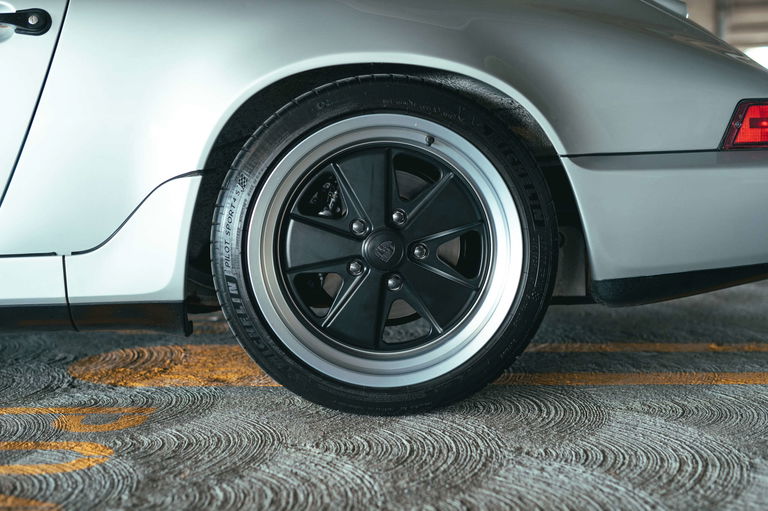 Porsche 964 Carrera 4