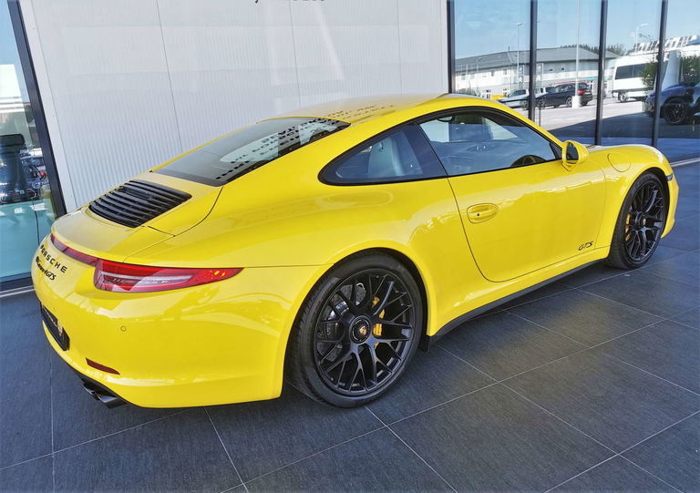 Porsche 991 Carrera 4 GTS