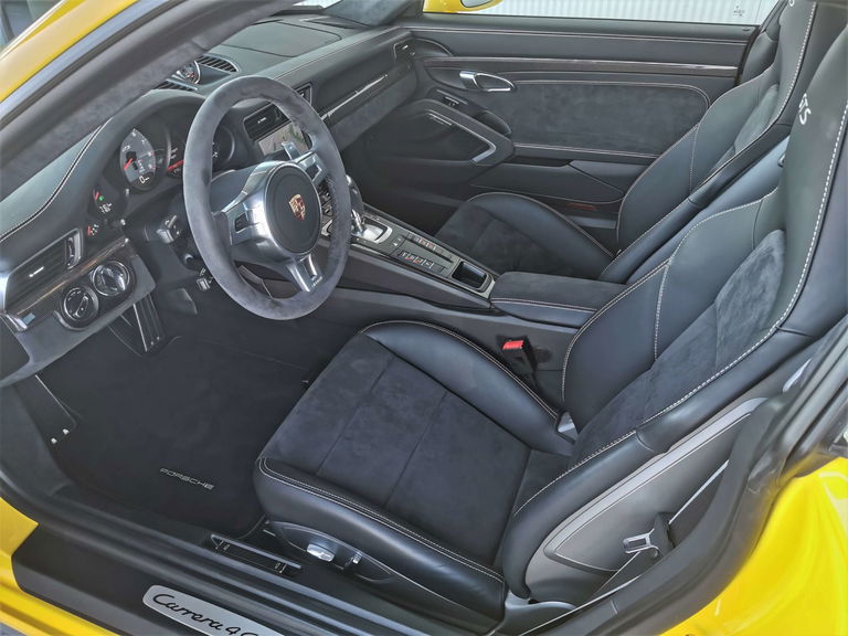 Porsche 991 Carrera 4 GTS