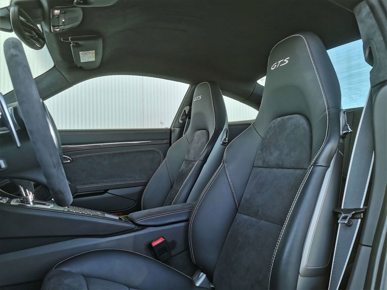 Porsche 991 Carrera 4 GTS