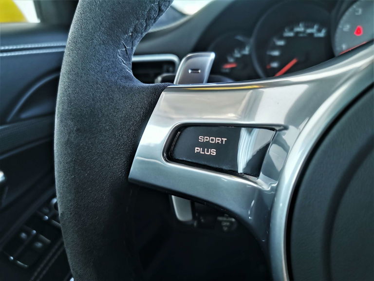 Porsche 991 Carrera 4 GTS