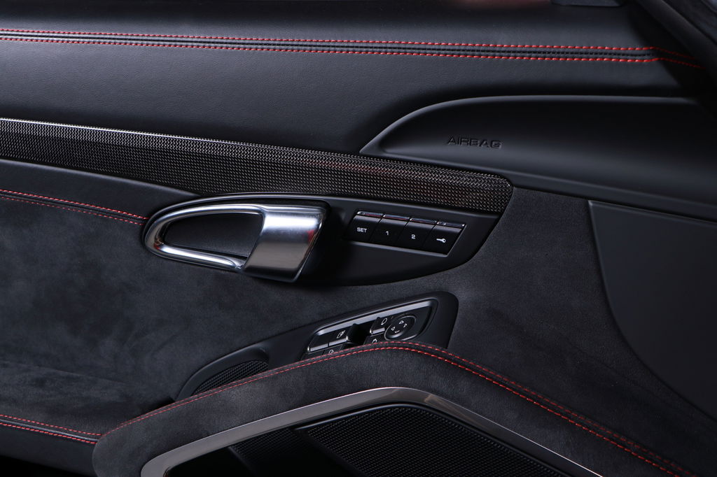 Porsche 991 Carrera GTS