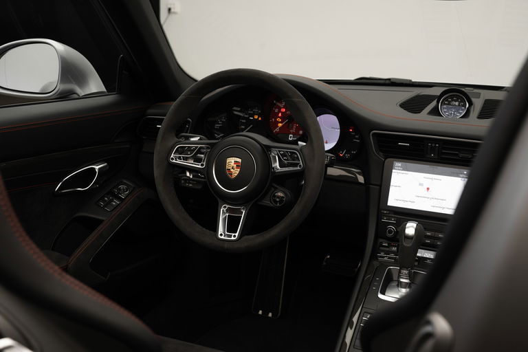 Porsche 991.2 Carrera GTS