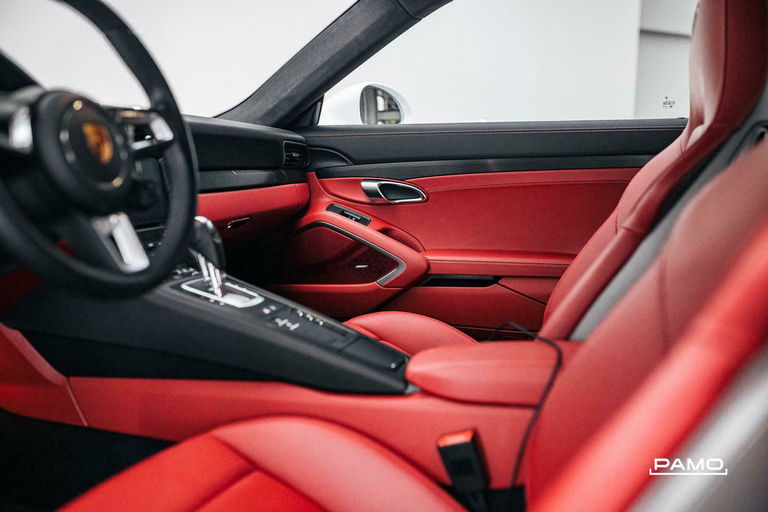 Porsche 991.2 Carrera GTS