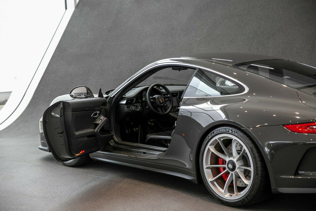 Porsche 991.2 GT3 Touring