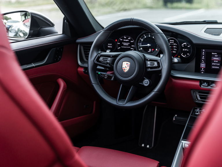 Porsche 992 Carrera 4S